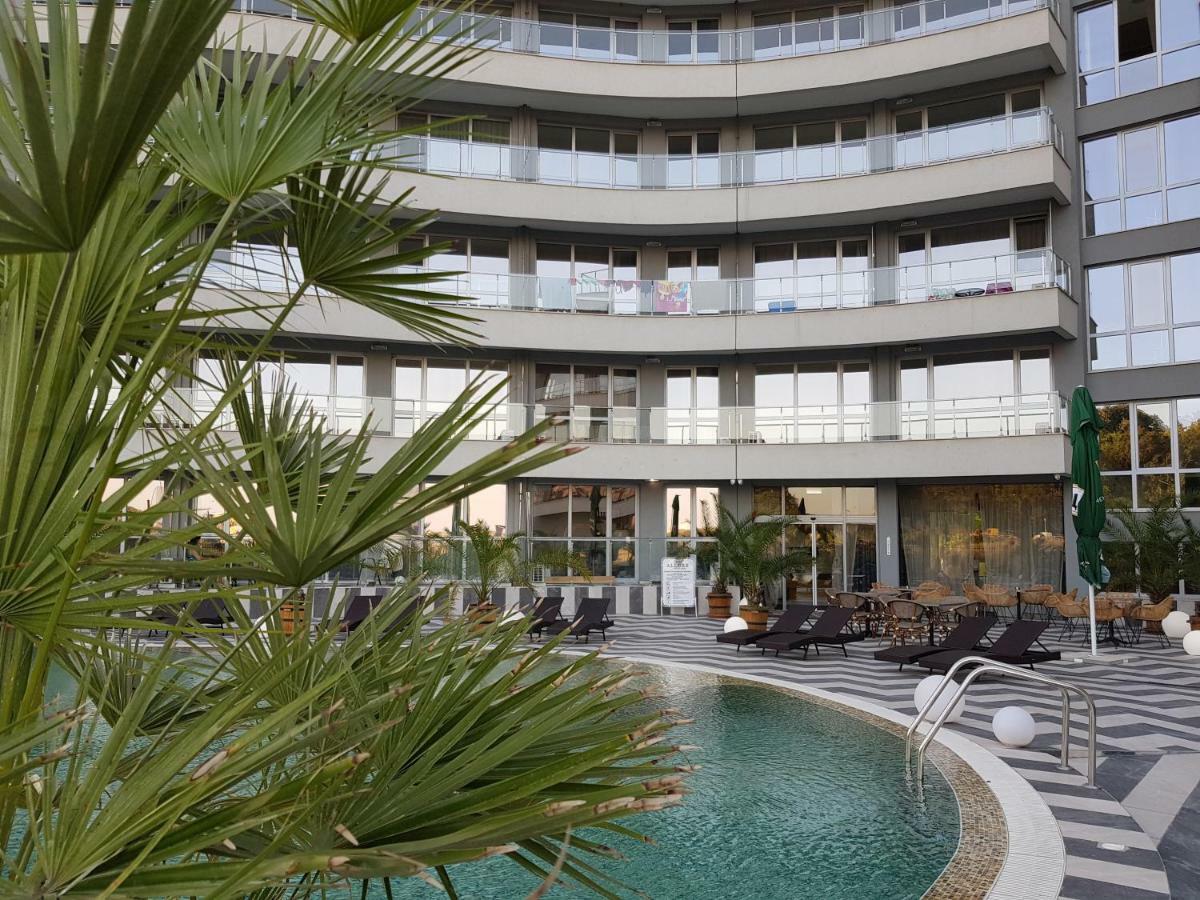 Allure Beach Resort Aparthotel Primorsko Exterior photo